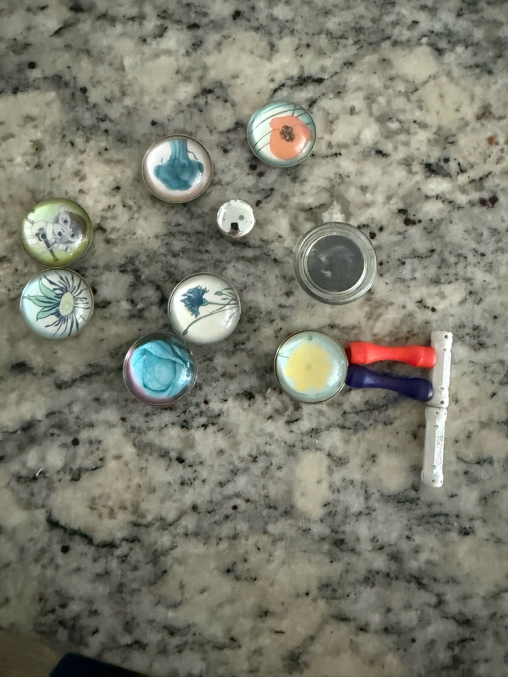 Assorted Floral and Abstract Snap Charms - Multicolor magnets